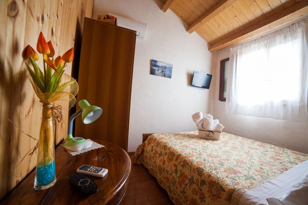 Bed and Breakfast Acqua Di Mare à Locogrande Chambre photo